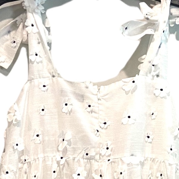 Sister Jane. Almond Blossom White dress. Tiered. Bow shoulders. Small. NWOT - Picture 5 of 10